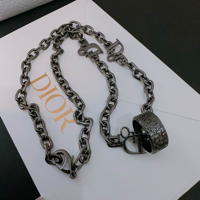 Dior Necklace 05lyr325
